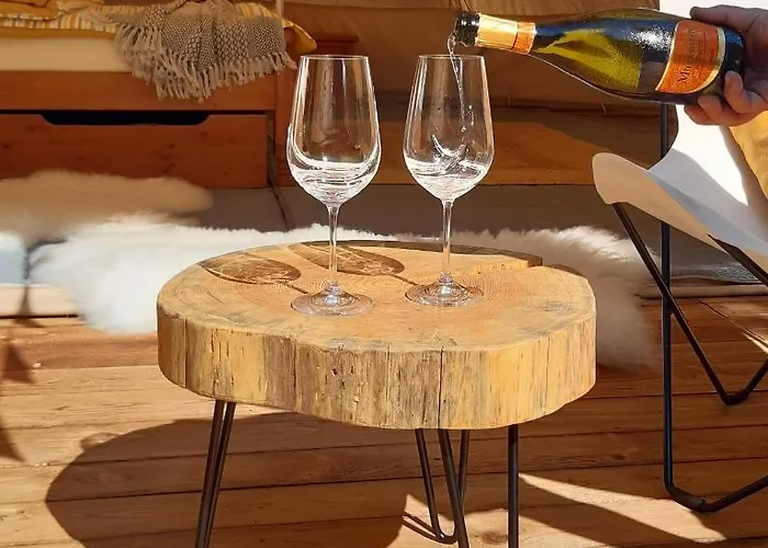 Luxe tent Glamping V Sadu Sadská